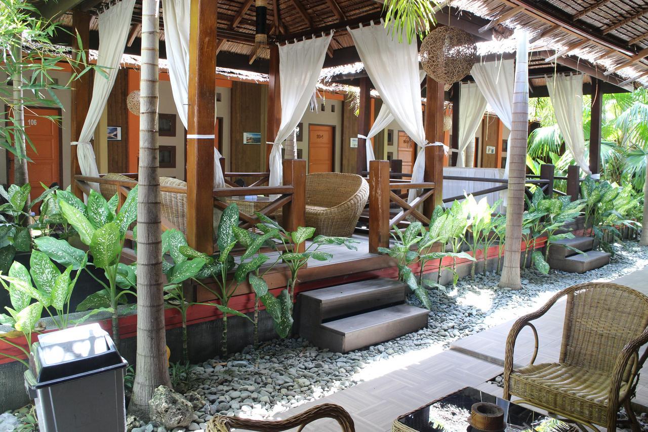 Lawaka Hotel Ampana Exterior photo