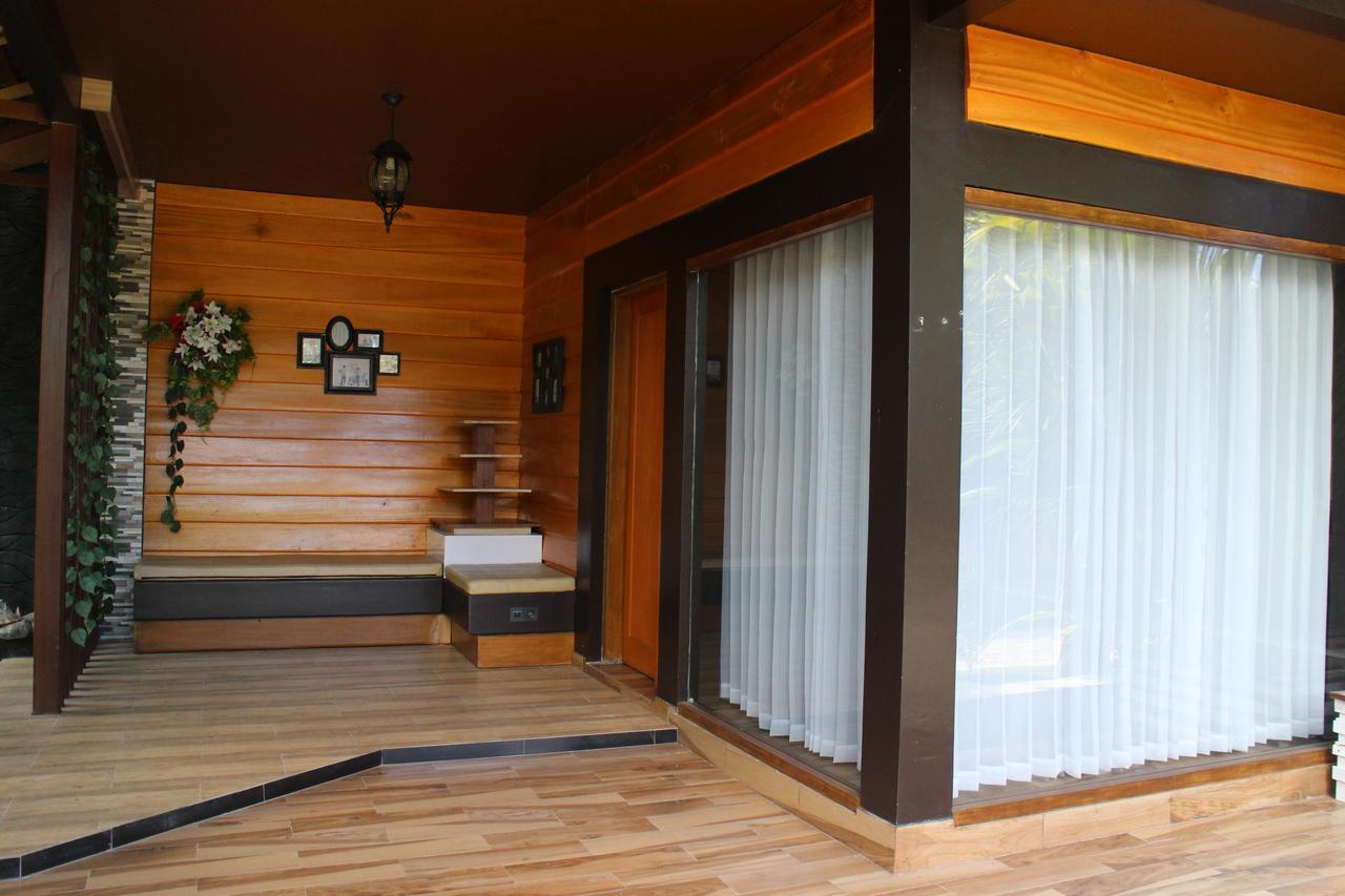 Lawaka Hotel Ampana Exterior photo