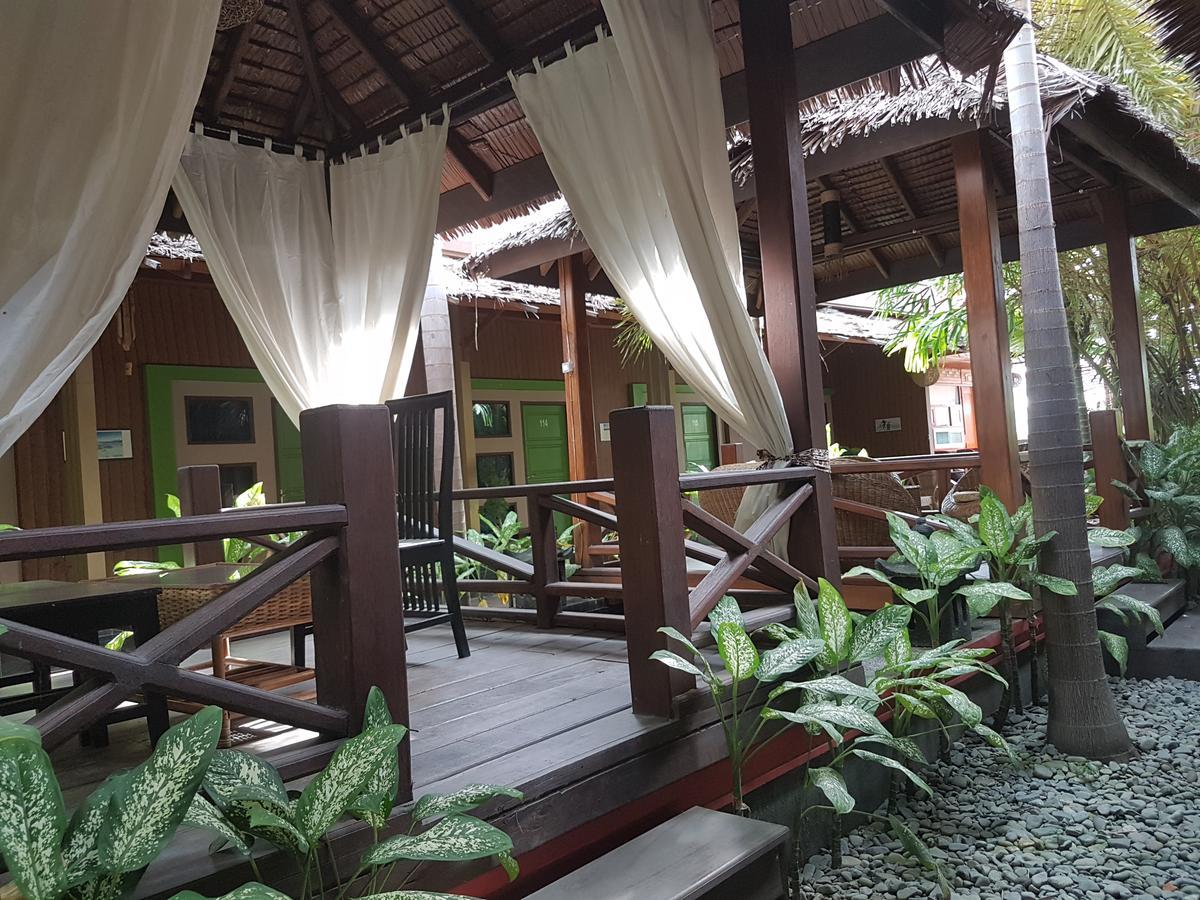 Lawaka Hotel Ampana Exterior photo